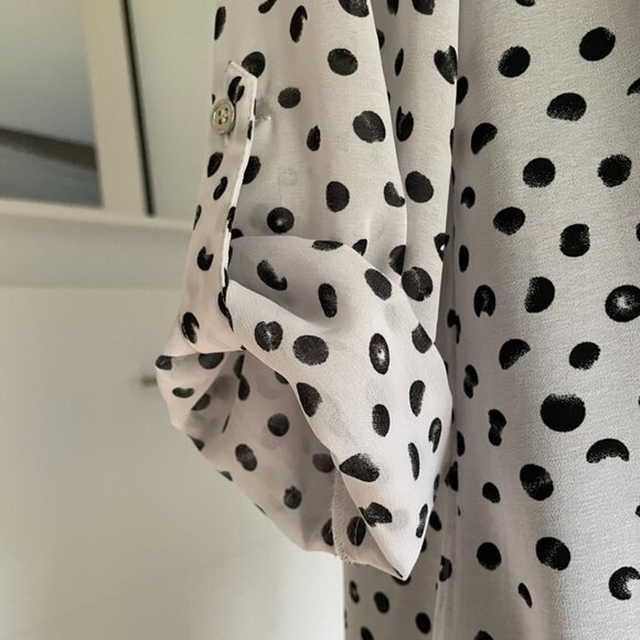 San Francisco black and white blouse. Medium size. 100% polyester. - Picture 6 of 11